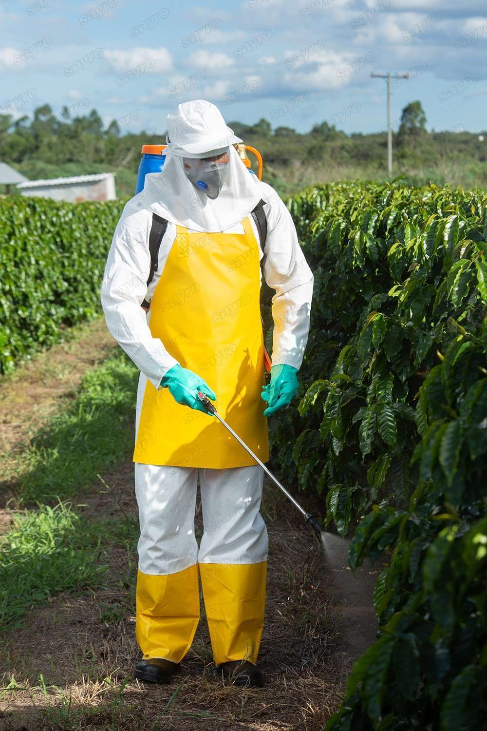 Uso estratégico del delantal impermeable en la atención a